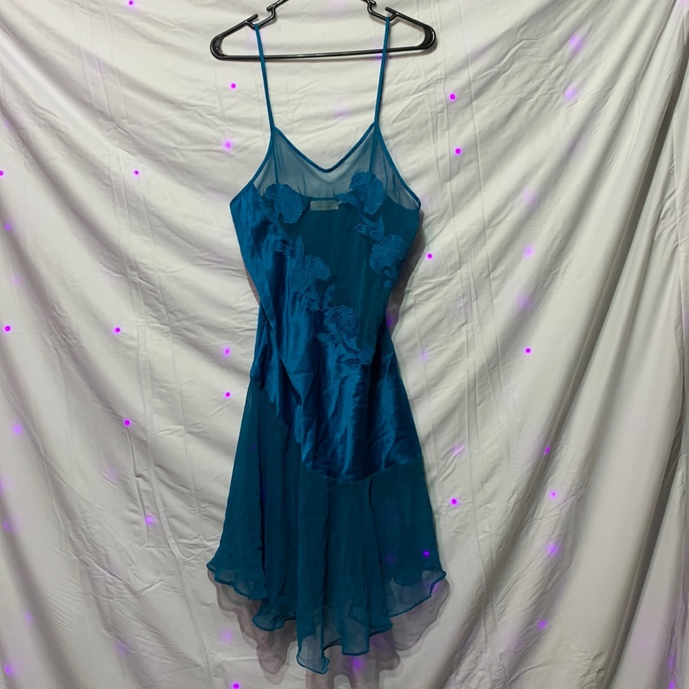 Victoria’s Secret chemise